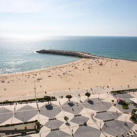 Double Bedroom 3min Away From The Beach In Shared Homestay Espinho (Aveiro)