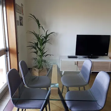 Double Bedroom 3min Away From The Beach In Shared Privat bolig Espinho (Aveiro)