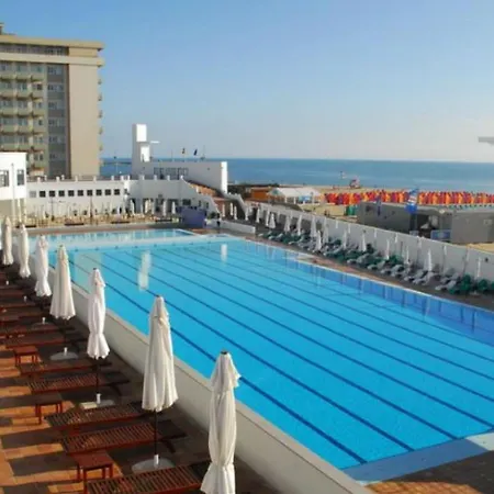 Homestay Double Bedroom 3min Away From The Beach In Shared *
